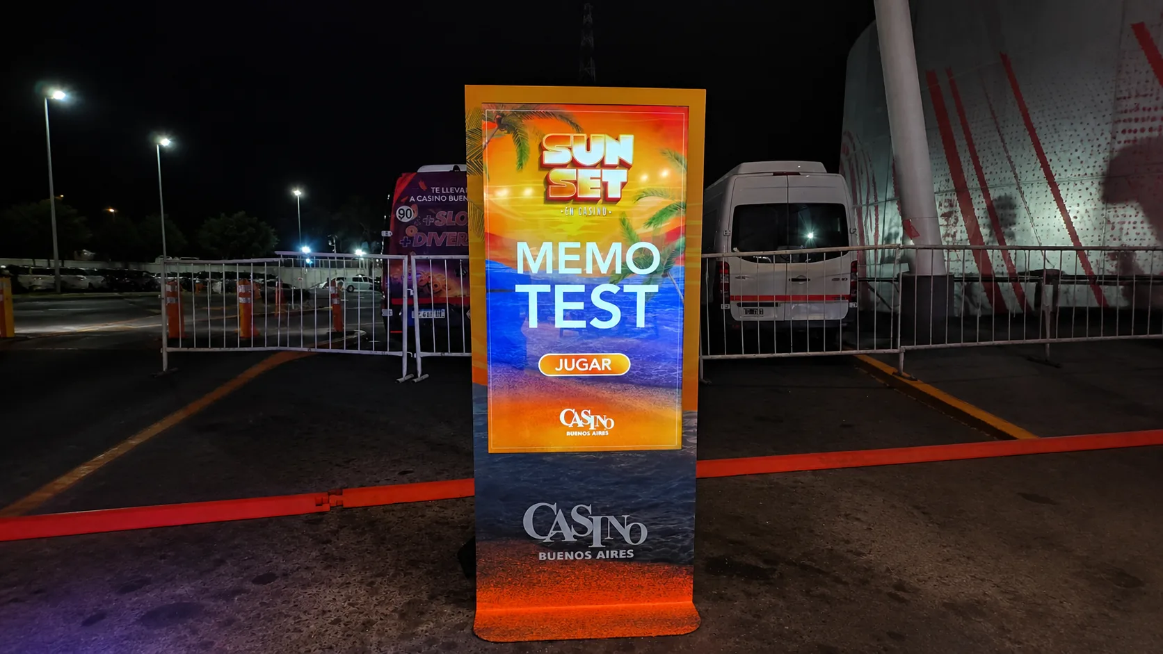 Tótem Touch 55” — Memotest Interactivo